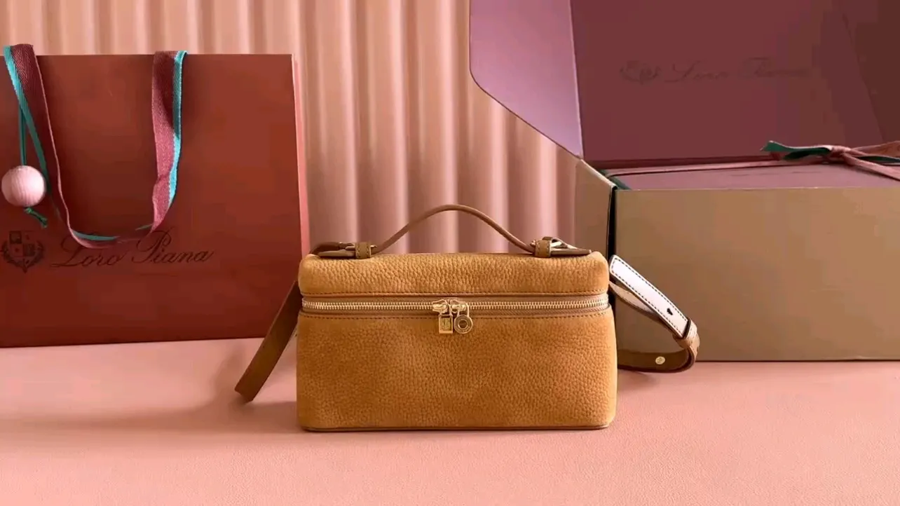 💋💋💋【Original leather configuration counter complete package】 𝐋𝐨𝐫𝐨 𝐏𝐢𝐚𝐧@ Extra pocket L19 series handbag/crossbody bag📦